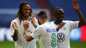 Welche dicke karre fährt kevin mbabu? Vfl Wolfsburg Kevin Mbabu Mit Coronavirus Infiziert