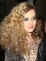Fashion 70s Disco Studio 54 Hair 34 Ideas For 2019 Disco Hair 70s Hair And Makeup 1970s Hairstyles