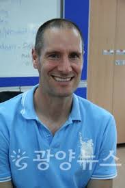 아이들이 더 적극적”