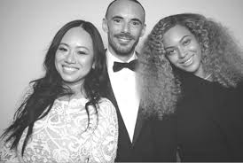 Beyonce And Blue Ivy Looked Fabulous At Her Creative Director S Wedding Beyonce Photos Beyonce Online Photo Gallery