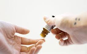Essential oils can be great natural alternatives for treating a wide array of health concerns without having to resort to expensive and potentially harmful pharmaceuticals. Important Essential Oil Health Tips To Keep Your Cats Safe Fetch Pet Care