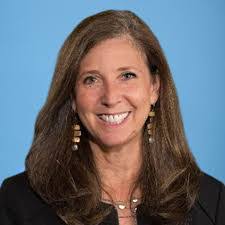 Julie Kuchta's Instagram, Twitter & Facebook