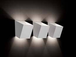Illuminazione per interni , lampadari classici e a sospensione , applique e plafoniere da parete e da soffitto , lampade da comodino e da terra , faretti da incasso da soffitto , faretti a pavimento , faretti. Illuminazione Da Interno Ferramenta Vanoli