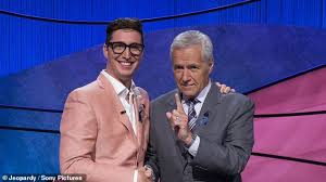 In his first episode as host, ken paid tribute to alex on stage. Jeopardy Champion Buzzy Cohen Set To Host The Show S Tournament Of Champions This May Aktuelle Boulevard Nachrichten Und Fotogalerien Zu Stars Sternchen
