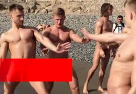 Bonazzi nudi in riva al mare (VIDEO) - BitchyX