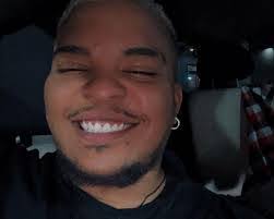 Angela Chelf's Instagram, Twitter & Facebook