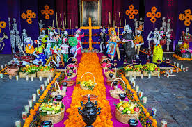 It originated from a centuries old aztec festival in honor of mictecacihuatl, a goddess known as the lady of the dead. Tradicion Del Dia De Muertos En Mexico
