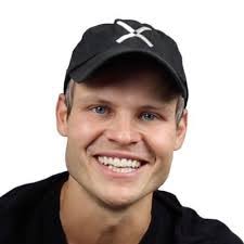 Jeremy Bastin's Instagram, Twitter & Facebook