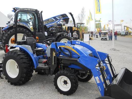New Holland BOOMER 30 Tractor