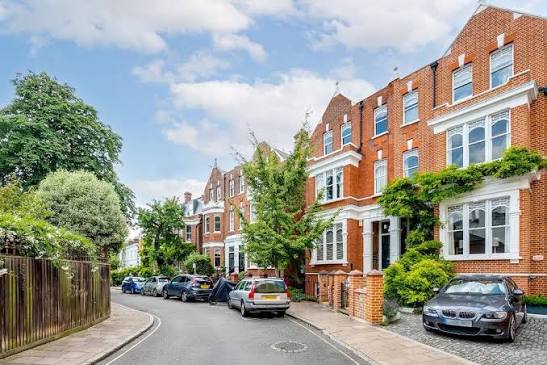 Richmond Green And Old Palace Lane