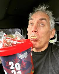 I'll be honest when it comes to CookieTime cookies I'm Apricot Chocolate  all day long! BUT HOLD ALL TICKETS! Today I tried their new limited edition  Strawberries and Cream and I'm telling