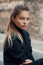(xixe siècle) il y avait déjà une phrase semblable dans le xviiie siècle : La Plus Belle Petite Fille Du Monde Thylane Blondeau A Bien Change Et Elle Ressemble A Ca