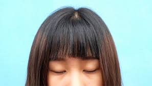 Perfetta con tagli di capelli lunghi e medi, è un tipo di frangia che. Come Tagliarsi La Frangia Da Sola Consigli Per Non Sbagliare