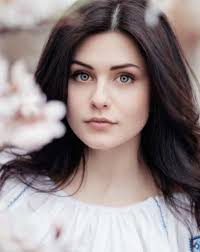 Uzun saçlar için yapılacak olan birçok model mevcut olmakla birlikte erkekler farklı stilleri tercih etmektedir. Uzun Sac Modelleri Resimleri Uzun Sac Kesim Modelleri Yemekta