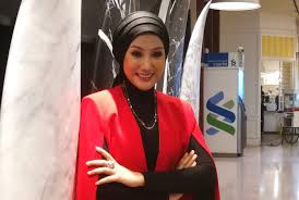 Umie aida dan erra fazira berbalah putus sahabat mhtop5 7 14 jun 19. Sudah Move On Erra Fazira Enggan Ulas Isu Dengan Umie Aida