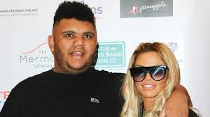 She is an actress and executive, known for sharknado 5: Katie Price Sohn Harvey Darf Die Intensivstation Verlassen