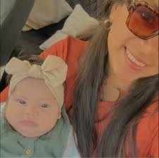 Buenos dias ☀️ We have family coming to visit in August who will have a 5  month old baby. Does anyone know somewhere where we could rent or even  borrow a travel