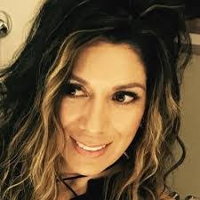 Roxanne Powell's Instagram, Twitter & Facebook