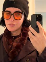 Mel Stone (@melstonemusic)