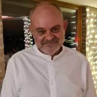 60+ "Daniel Bus" profiles