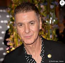 Étienne daho (* 1956), französischer sänger; Etienne Daho Admis Aux Urgences Et Pas Encore Mort Il S Explique Purepeople