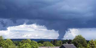 Heute ist fronleichnam und auch wenn der tag in vielen regionen mit sonnenschein gestartet ist, kann es. Unwetter In Nrw Starke Regenfalle Und Gewitter Noch Bis Ende Der Woche Moglich Kolner Stadt Anzeiger
