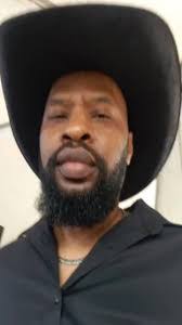 Ben Mares's Instagram, Twitter & Facebook