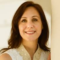 Lara Bullock's Instagram, Twitter & Facebook