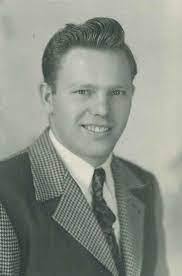 Kelly Obanion's Instagram, Twitter & Facebook