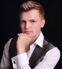 Who is Lee Mulhern dating? Lee Mulhern girlfriend, wife