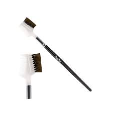 Pinceau à double tête pour dessiner des sourcils doux et naturels avec l'extrémité biseautée, puis peigner les poils avec la brosse à sourcils. Pinceau Peigne Brosse Cils Et Sourcils Peggy Sage