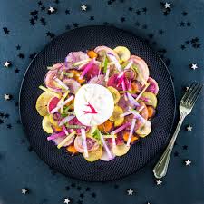 Legumes Racines Laques Rotis Et Burrata Truffee La Cerise Sur Le Maillot Recette Legumes Racines Recettes De Cuisine Salade Radis