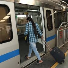 DMRC Luggage Limit: Now you can carry only this much weight of luggage while traveling in Delhi Metro, otherwise you will be fined. - informalnewz