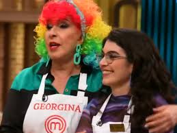 En el programa, la actriz y participante de masterchef celebrity 'spoileó' que estará en la final del certamen culinario. La Historia De La Sobrina De Georgina Barbarossa Que Emociono En Masterchef Nacio En Cordoba Llego A Buenos Aires Para Estudiar Y Vive Con Ella Gente Online