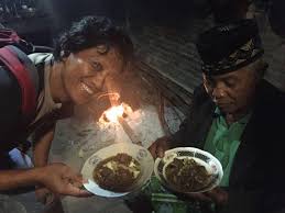 / ˌ n ɑː s i ɡ ɒ ˈ r ɛ ŋ /) refers to fried rice in both the indonesian and malay languages. Indonesia Pressphoto On Twitter Monggo Tongseng Kepala Kambing Deso Kepanjen Menayu Muntilan Https T Co Si5bc0ezds