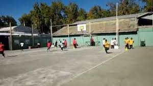 Entre ellos encontrarás un juego de flexibilidad con pelotas, es el balón prisionero. Educacion Fisica Carreras Con Pelotas De Tenis Youtube