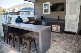 For this seaside patio, creating maximum usable space in a small front yard was the main goal. 75 Beautiful Modern Outdoor Kitchen Design Houzz Pictures Ideas March 2021 Houzz