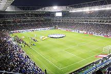 Despite not actually performing the music themselves, they have gained popularity through their theatrical live shows. ã‚¬ãƒ³ãƒå¤§é˜ª Wikipedia