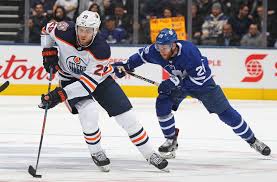 Der erlös geht an die junghaie. Nhl Star Schreibt Geschichte Wird Leon Draisaitl Der Neue Dirk Nowitzki Sportmeldungen Stuttgarter Zeitung