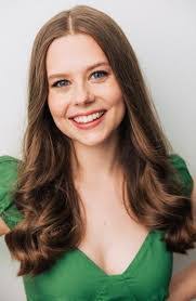 Lola Swanson's Instagram, Twitter & Facebook