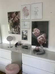 Diy Schminktisch Desenio Bilderwand I Am In Love Bilderwand Desenio Diy Love Schminktisch In 2020 Photo Wall Decor Room Inspiration Living Space Decor