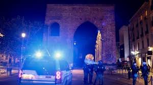 Notte di follia alle colonne di san lorenzo: Milano Operazione Interforze Contro Lo Spaccio Alle Colonne Di San Lorenzo La Repubblica