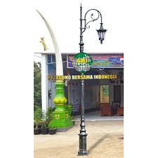 Bilangan lampu jalan bergantung bukan sahaja pada kawasan yang memerlukan pencahayaan. Jual Tiang Lampu Mercury Pju Antik Pt Agung Bersama Indonesia Sragen Jawa Tengah Indotrading