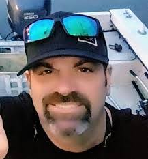 Travis Durfee's Instagram, Twitter & Facebook