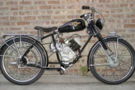 Need help to identifyyear of vintage whizzer h motor and schwinn frame: Whizzer Ambassador Specs 1951 1952 Autoevolution