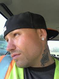 Posting for a friend I was locked up with: Her name is Holly Fleming she'll  be 39 this month she's currently doing Fed time , she's down to earth and  cool and