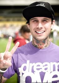 Rob Dyer. (SKATE4CANCER) He should be the inspiration of everyone in the  world, really. Everything he did .. He's amazing.