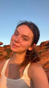 Hi everyone! My name is Francesca and I am from Melbourne, Australia! . I'm  currently studying nutrition at Deakin Burwood and I will be attending  University of Hawaii at Moana for the