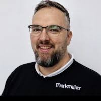 100+ Profile mit dem Suchbegriff „Flack“