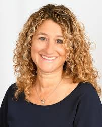 Lisa Meli's Instagram, Twitter & Facebook